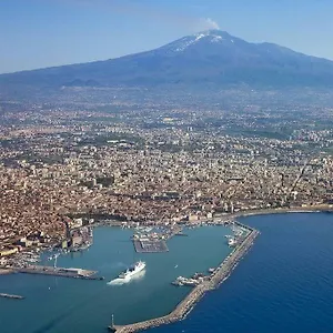 https://la-dimora-di-enrico.catania-hotels.net